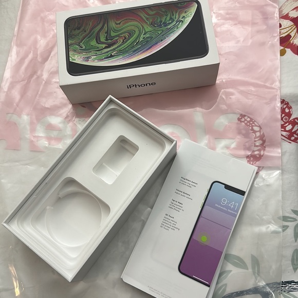 Apple iPhone Xs Max Box - Picture 3 of 3